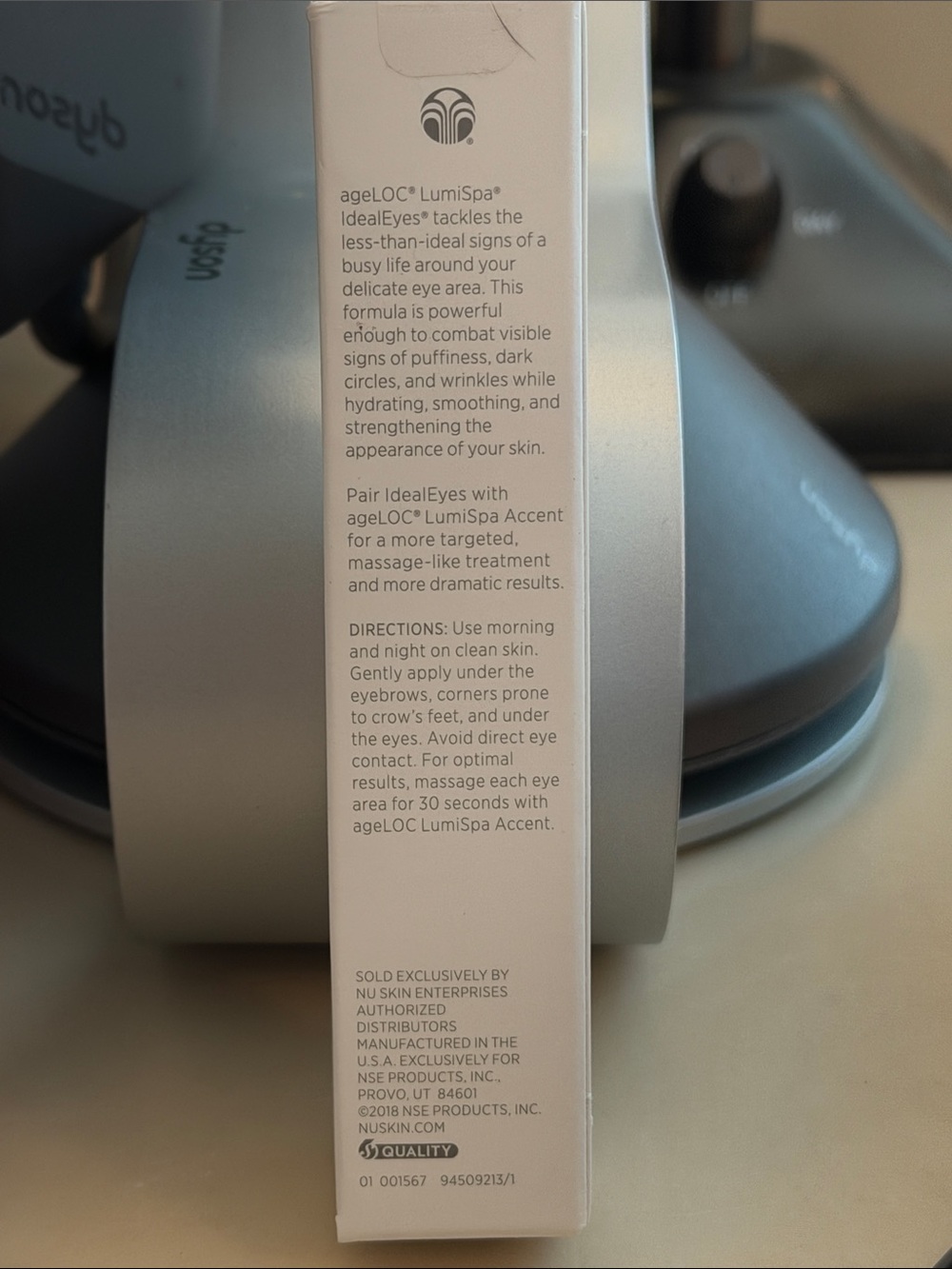 Nu Skin LumiSpa IdealEyes Activating Eye Cream - White - Picture 3 of 4